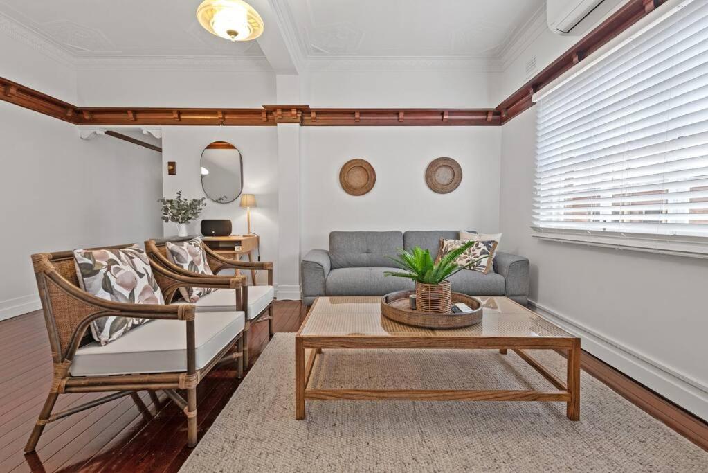 Art Deco In Ascot! ~ 2 Bed / 1 Bath / 1 Car Apartment Brisbane Luaran gambar